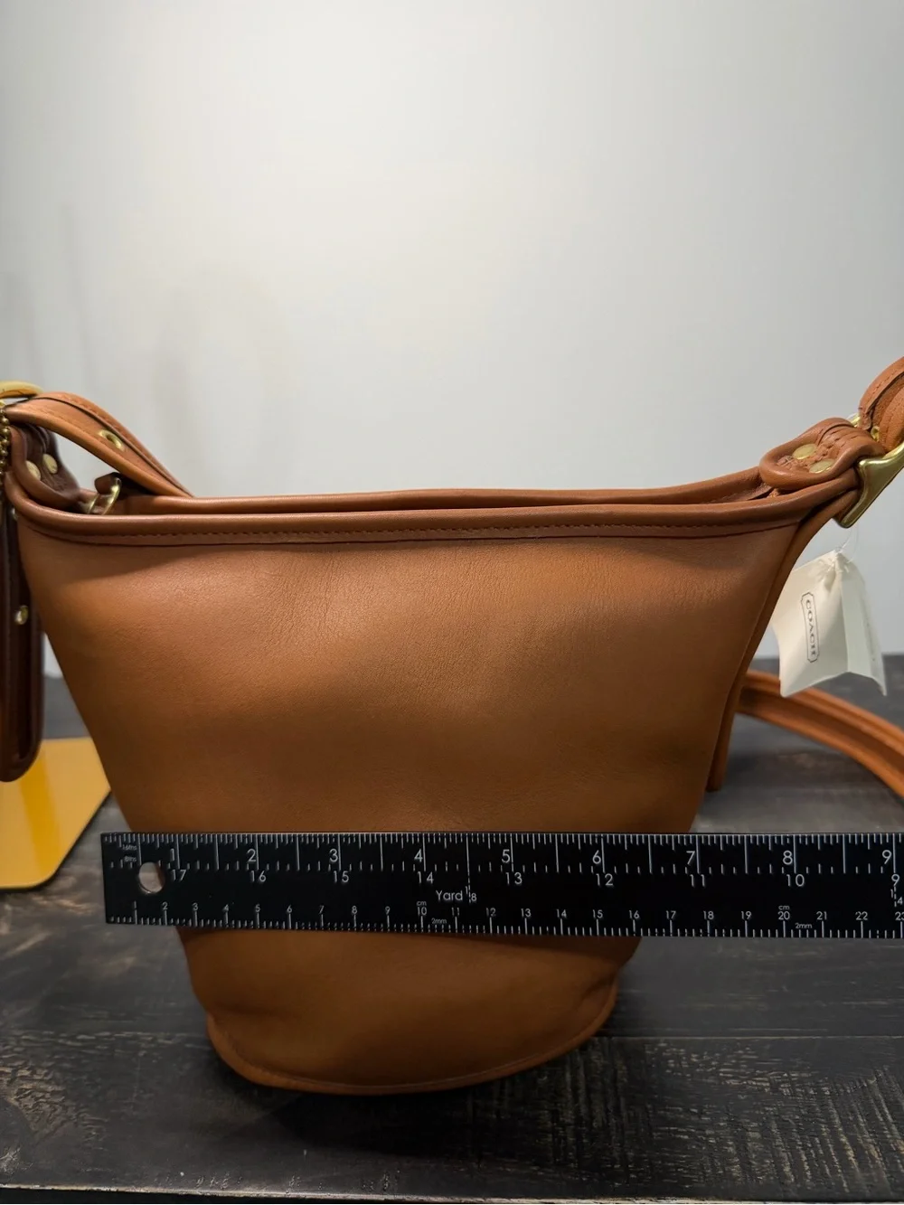NWT Vtg Coach Maggie Duffle  9019 Bucket Bag in British Tan Glove Tanned Leather